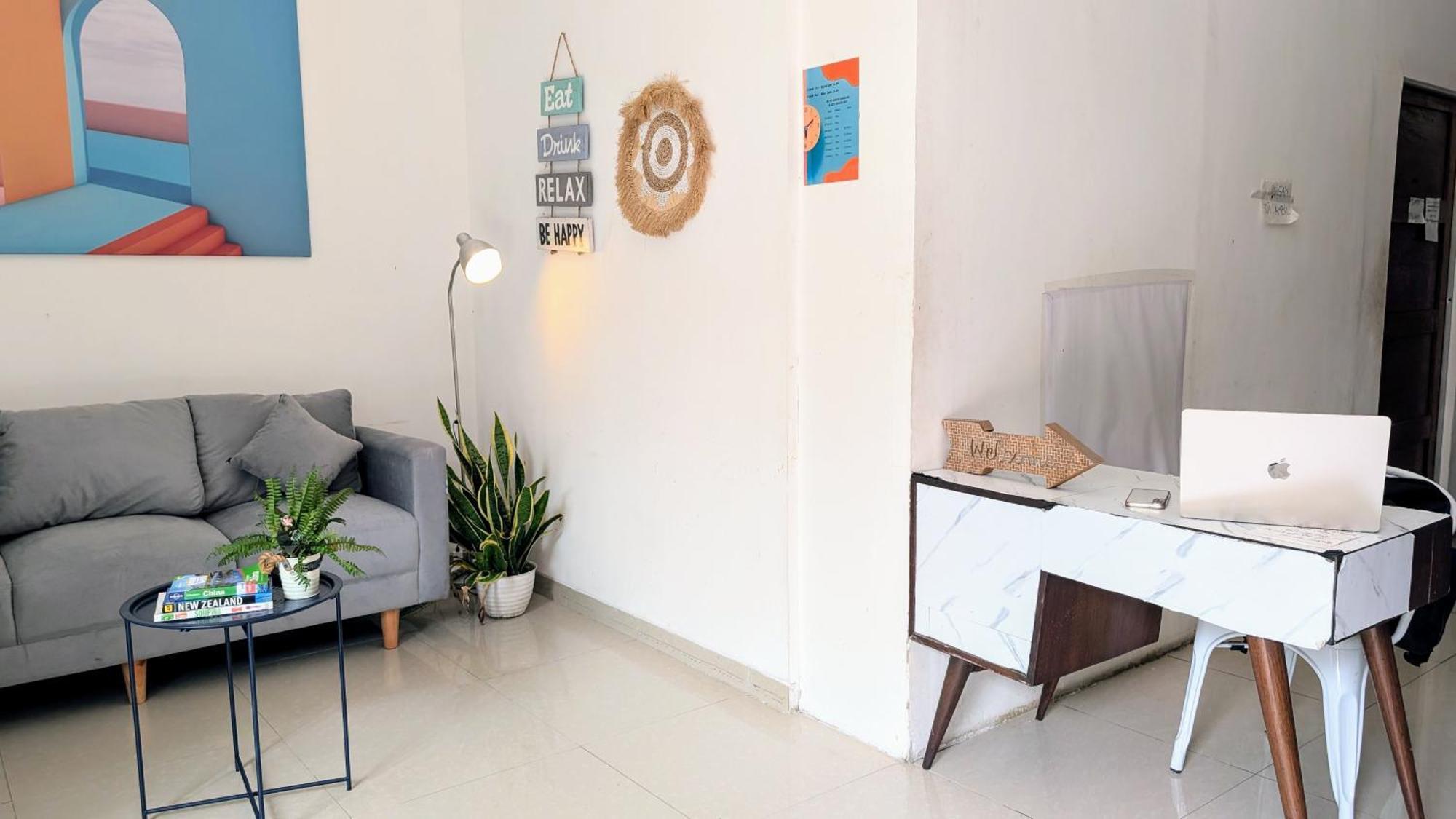 Wisma tamu Homey Kertajaya