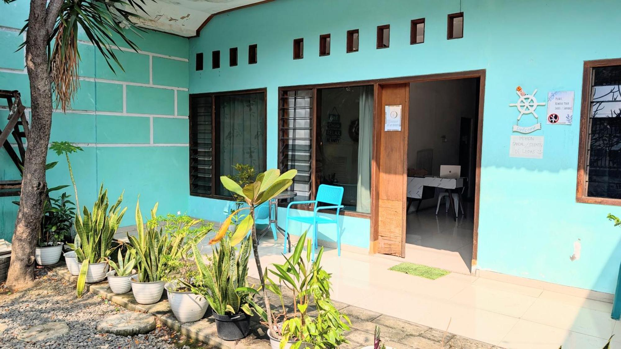 Wisma tamu Homey Kertajaya Surabaya